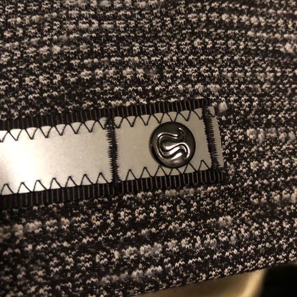 Lululemon Vinyasa Scarf Heathered HerringboneWrap - Picture 3 of 6